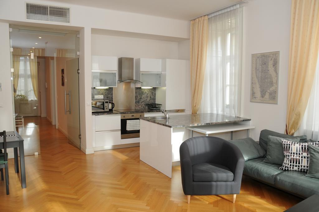 Royal Road Apartment Praga Zewnętrze zdjęcie